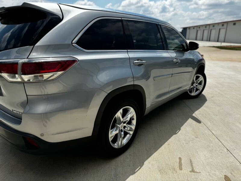 2015 Toyota Highlander Limited photo 4