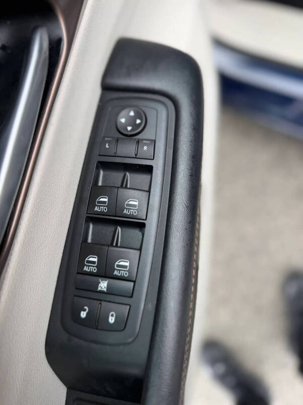 2017 Chrysler Pacifica Touring-L Plus