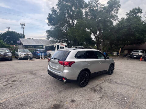 2018 Mitsubishi Outlander LE