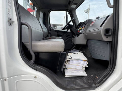 2015 Freightliner M2 106