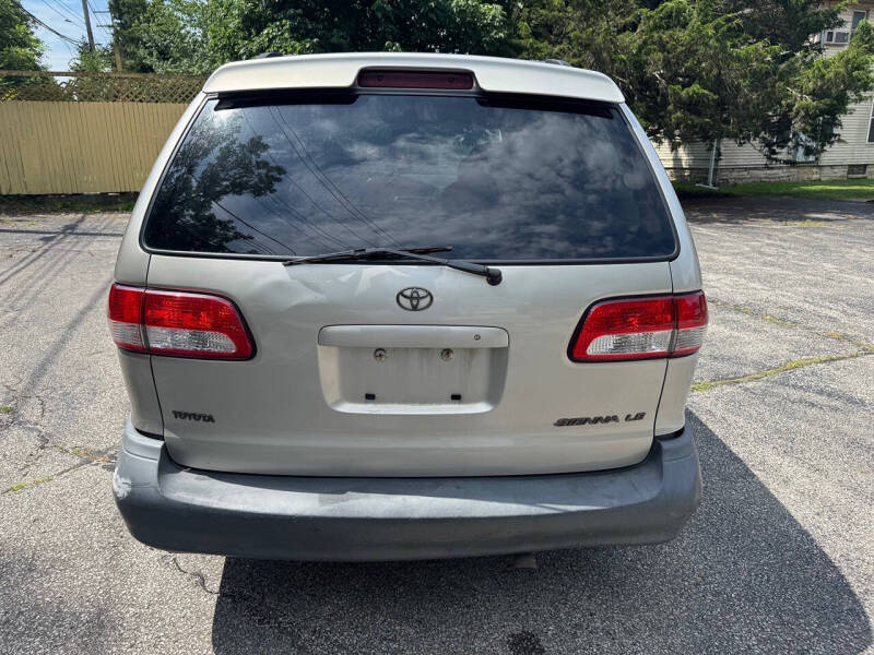 2002 Toyota Sienna LE