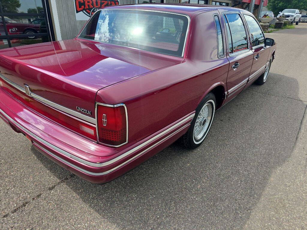 1993 Lincoln Town Car 12