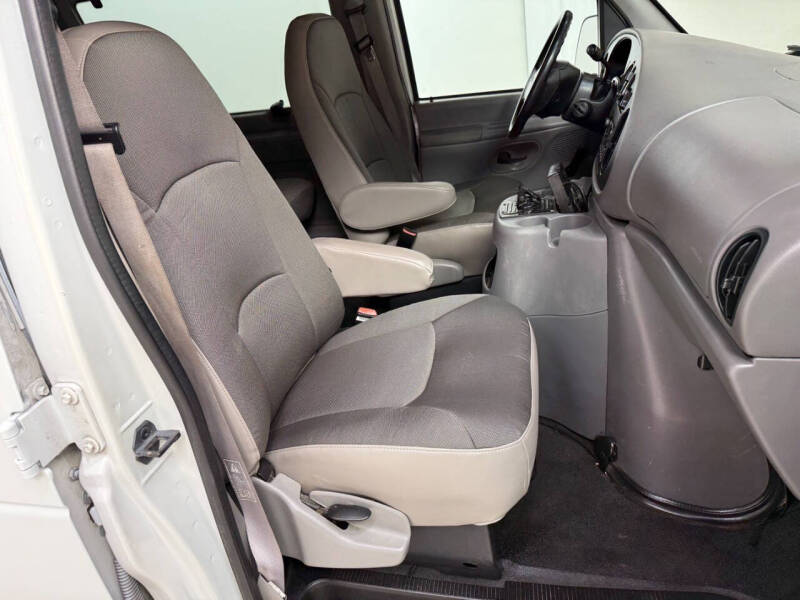 2001 Ford E-Series E-350 SD XLT