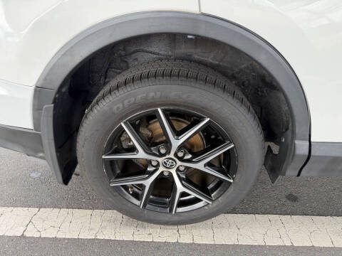 2017 Toyota RAV4 Hybrid SE