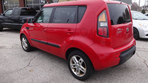 2011 Kia Soul +