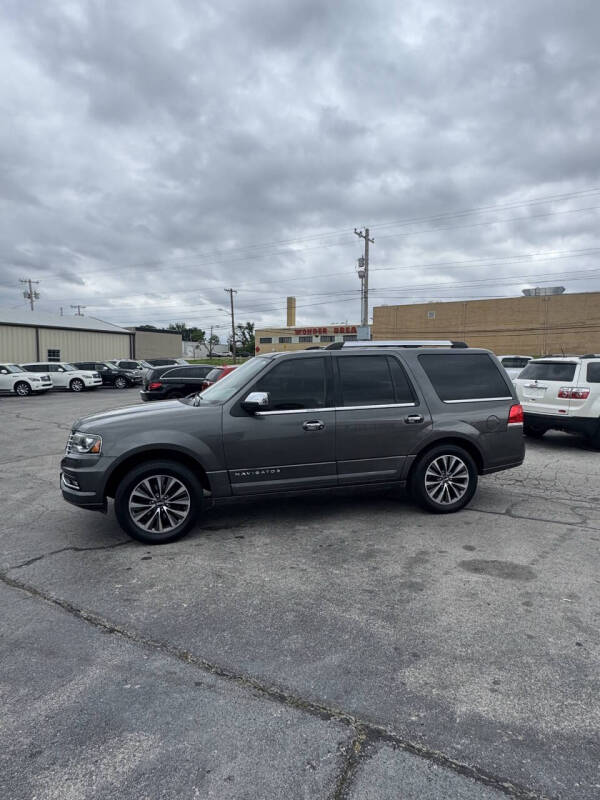 2017 Lincoln Navigator Select
