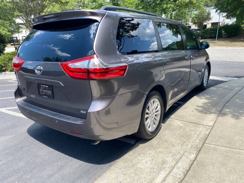 2015 Toyota Sienna