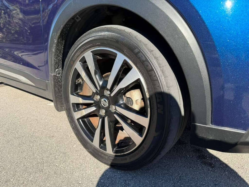 2020 Nissan Kicks SR