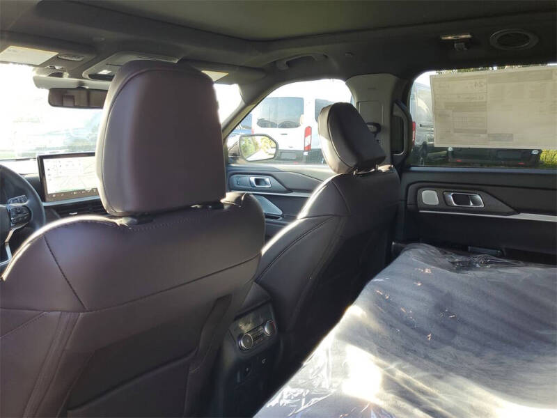 2025 Ford Explorer Platinum