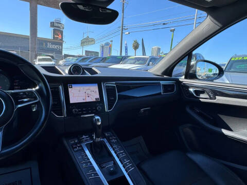 2017 Porsche Macan S