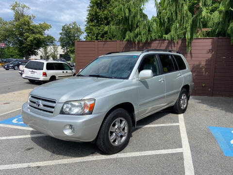 2005 Toyota Highlander for sale at KG MOTORS in West Newton MA