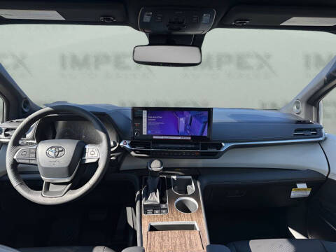2025 Toyota Sienna Platinum 7-Passenger