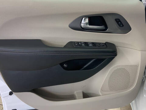 2022 Chrysler Pacifica Hybrid Touring L