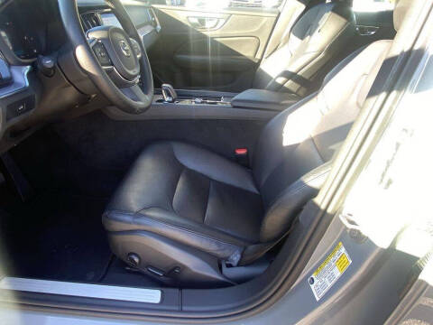 2024 Volvo S60 B5 Core Dark Theme