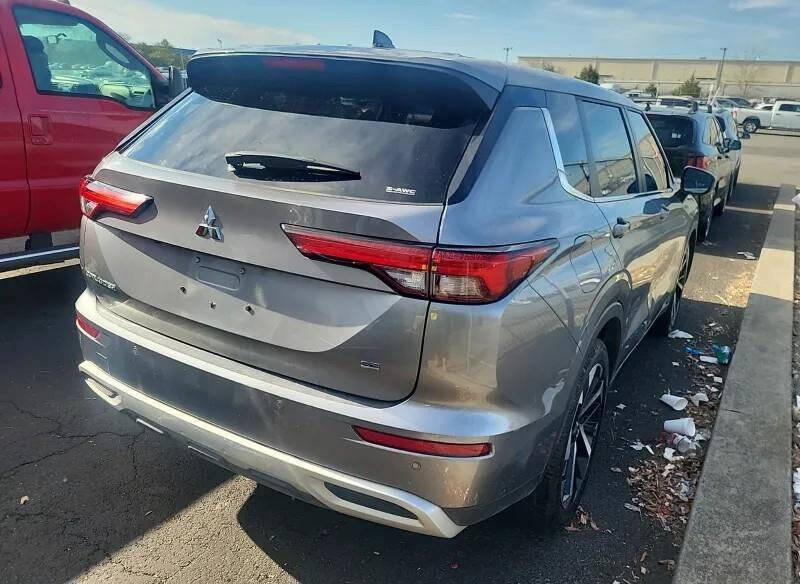 2022 Mitsubishi Outlander SE