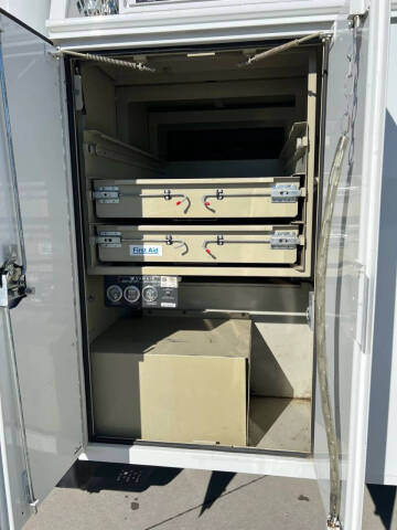 2011 Freightliner M2 106