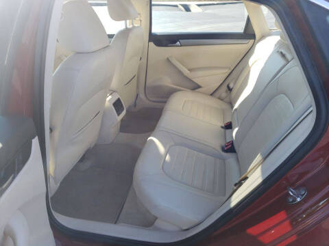 2015 Volkswagen Passat 1.8T SE