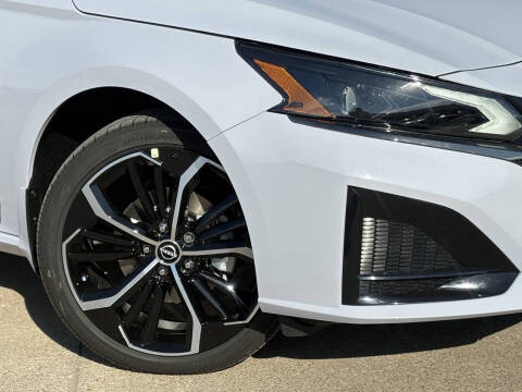 2025 Nissan Altima 2.5 SR