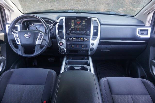 2020 Nissan Titan SV