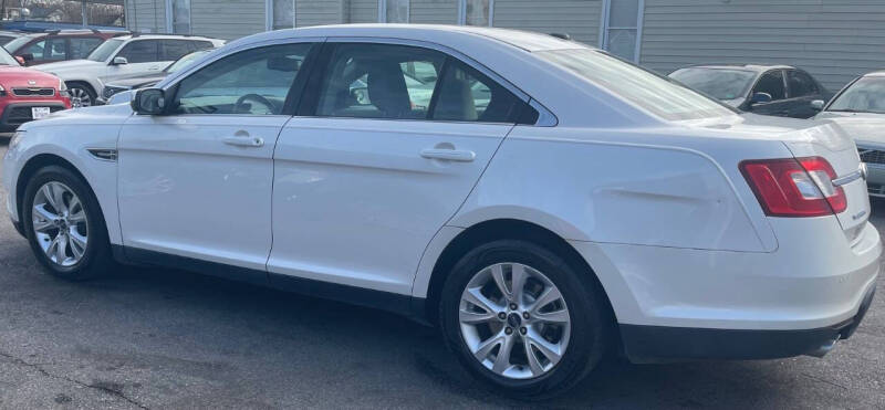 2011 Ford Taurus SEL