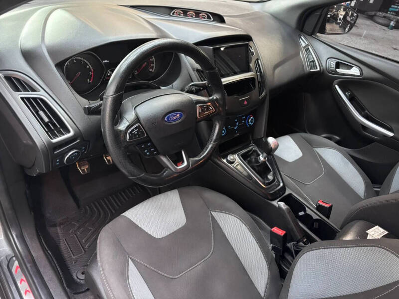 2017 Ford Focus ST