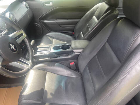 2006 Ford Mustang V6 Standard