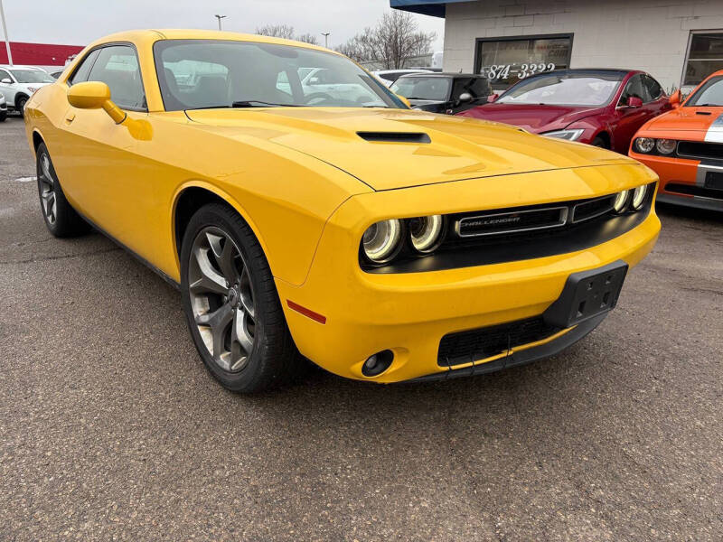 2017 Dodge Challenger SXT Plus