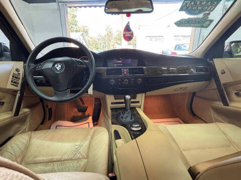 2004 BMW 5 Series 530i