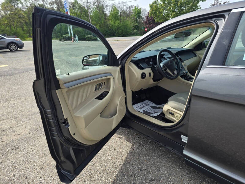 2015 Ford Taurus SE