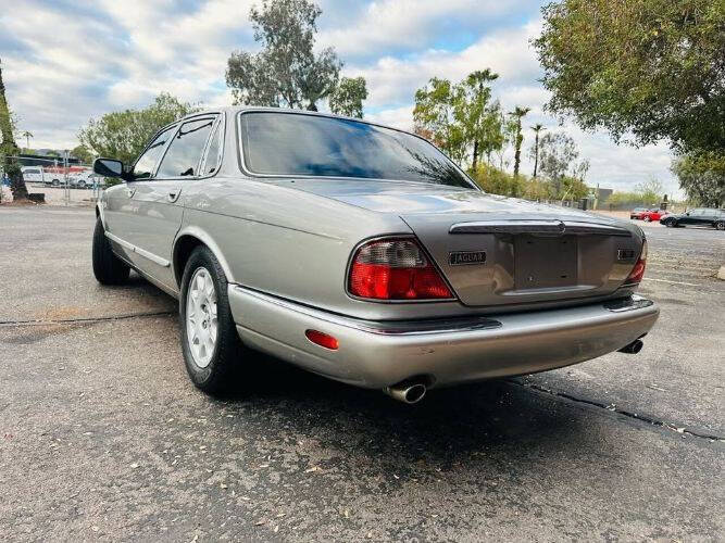 1999 Jaguar XJ8