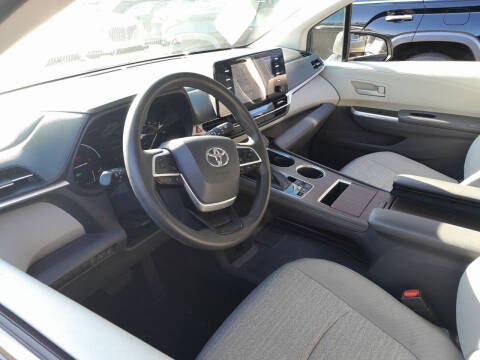 2021 Toyota Sienna LE 8-Passenger