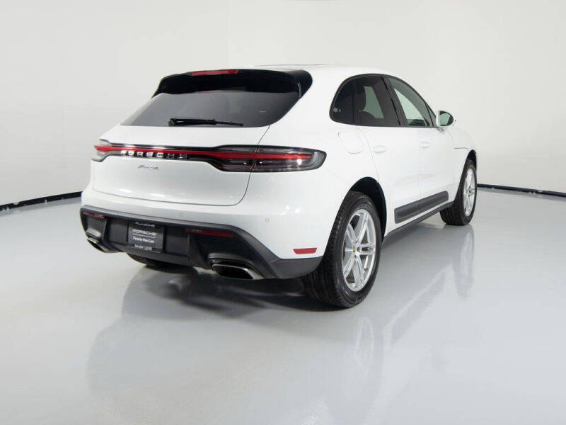 2025 Porsche Macan
