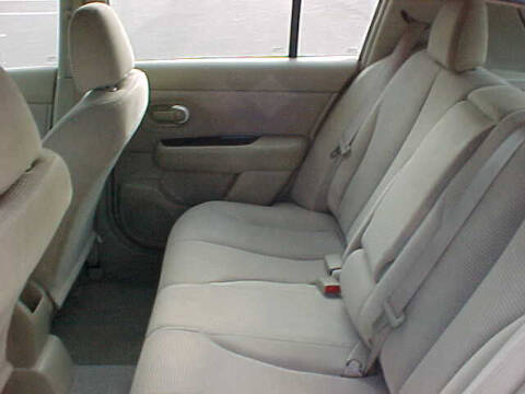 2011 Nissan Versa 1.8 SL