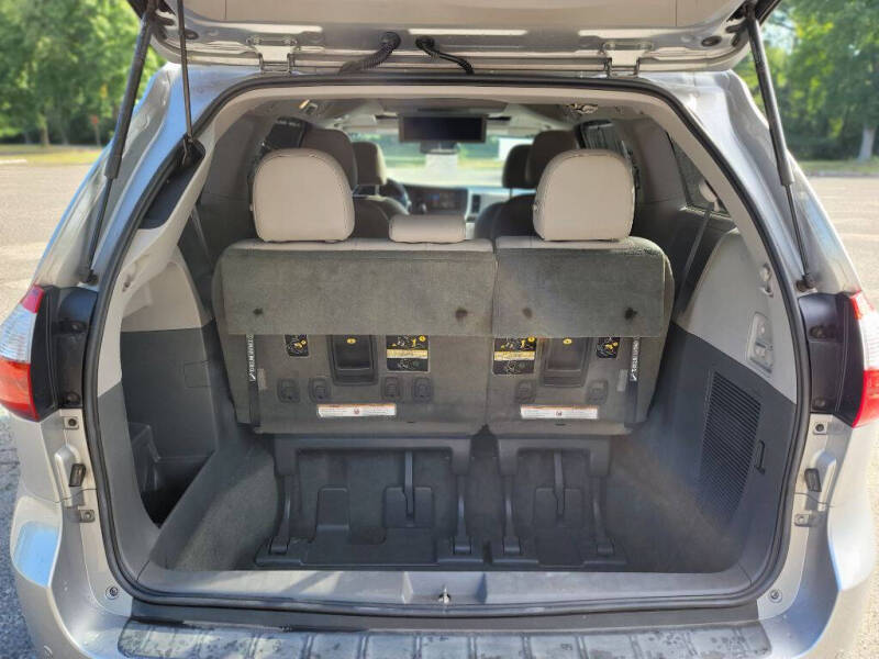 2015 Toyota Sienna XLE 7-Passenger