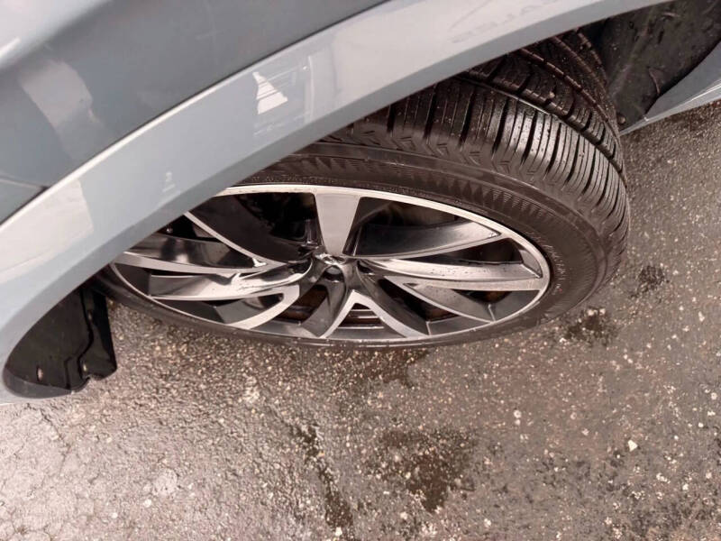 2020 Volvo XC90 T6 Momentum 6-Passenger