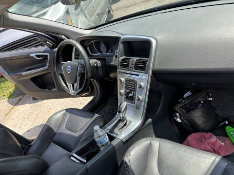 2017 Volvo XC60 T6 Dynamic