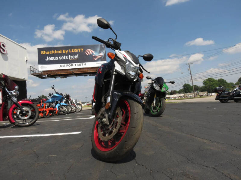 2020 Suzuki GSX-S750M0