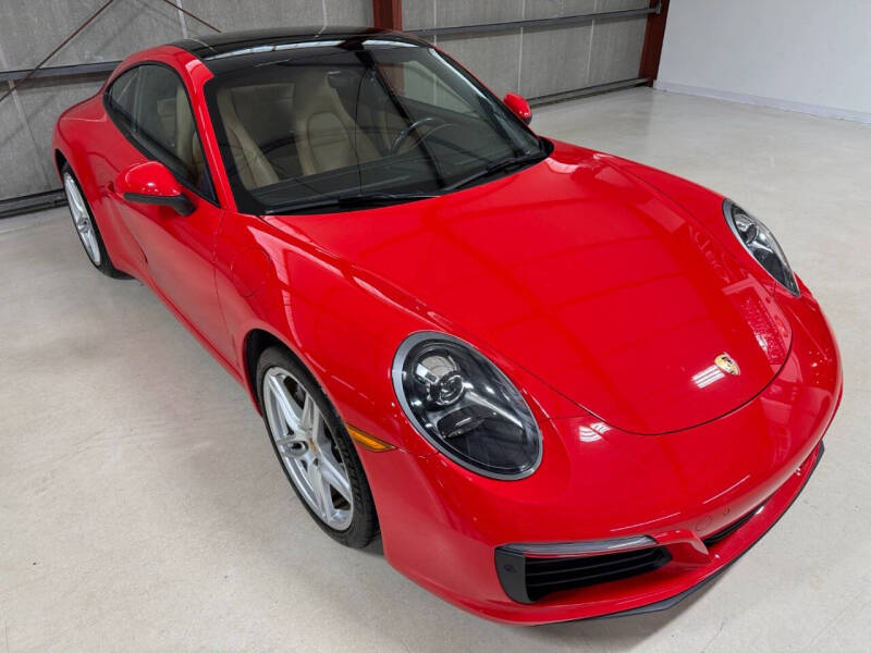 2018 Porsche 911 Carrera