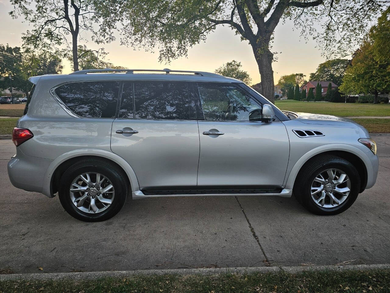 2012 INFINITI QX56 for sale at Quantum Auto Co in Plainfield, IL