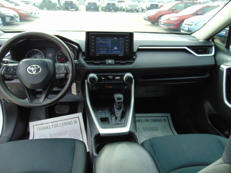 2021 Toyota RAV4 LE
