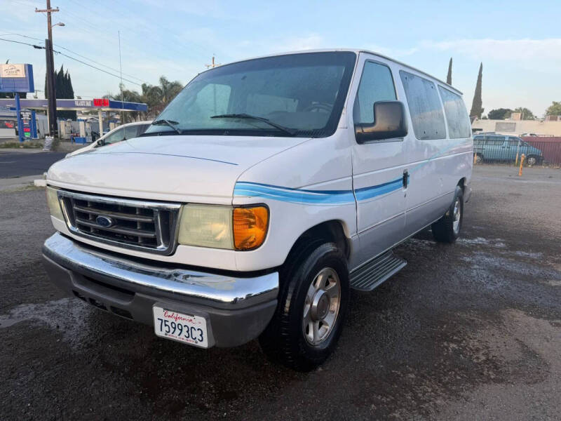2004 Ford E-Series E-150 Chateau