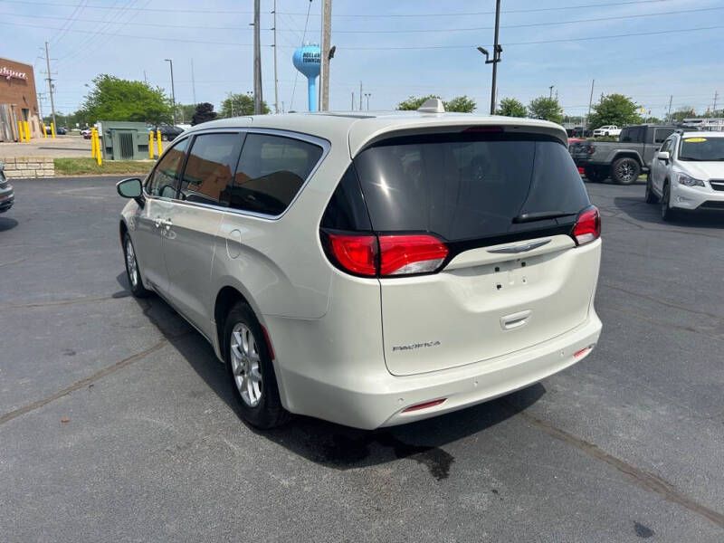 2017 Chrysler Pacifica Touring