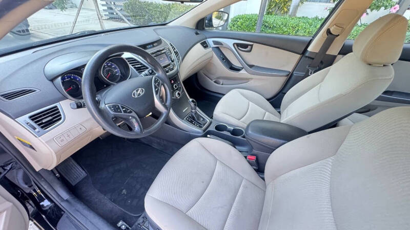 2015 Hyundai Elantra SE