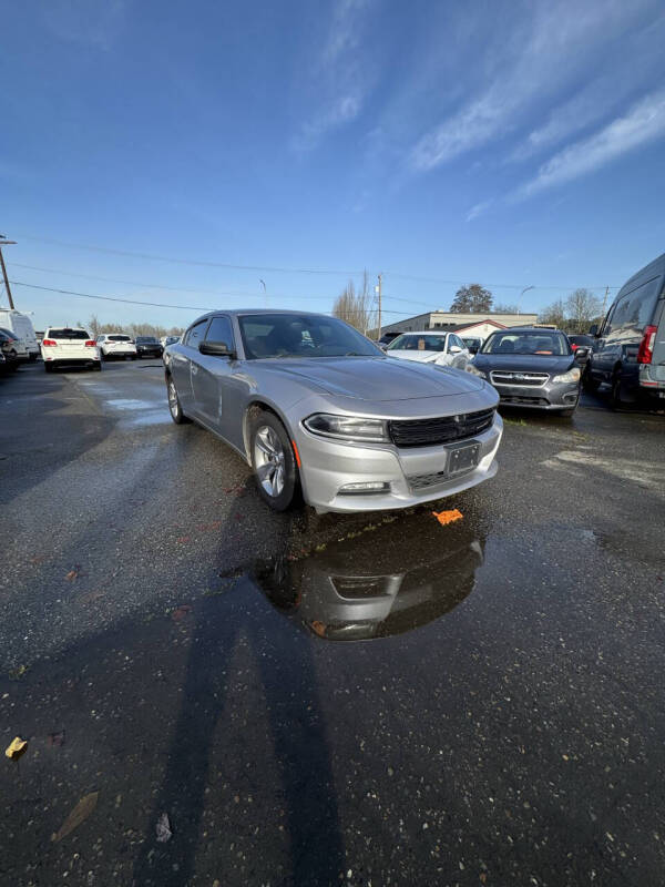 2016 Dodge Charger SXT's photo