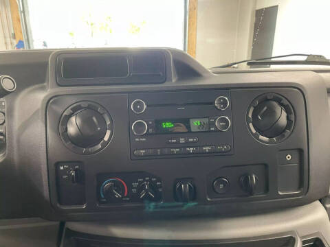 2014 Ford E-Series E-350 SD