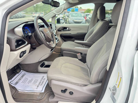 2017 Chrysler Pacifica Touring