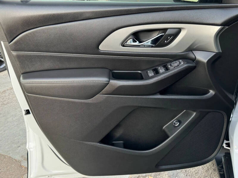 2022 Chevrolet Traverse LT Leather