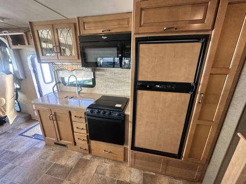 2015 Thor Motor Coach Hurricane