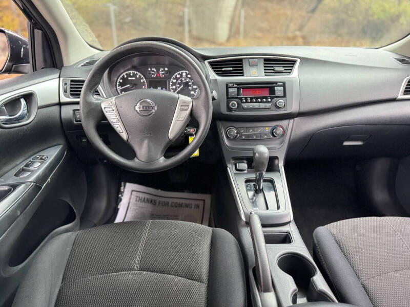 2017 Nissan Sentra S photo 19