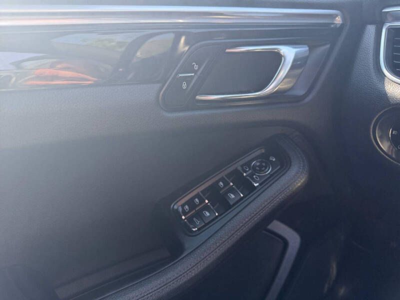 2017 Porsche Macan